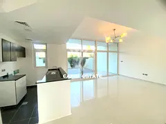 Single Row| Spacious layout| Bedroom downstairs