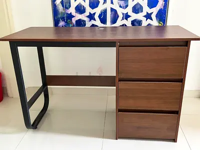 Brand New Pre Assembled Desk