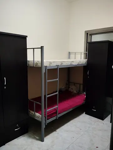Bed space available for rent. Port saeed behind al bassam centre