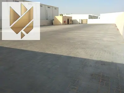مساحه كبيره جدا للتخزين +سهوله الوصول الي دبي + سهوله دخول وخروج السيارات للتعبئه والتفريغ + قريبه من جميع الخدمات +يوجد بالداخل مكتب & حمام