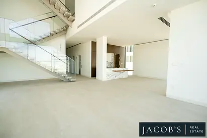 Private location | 5 Bedroom & Maid | Single row