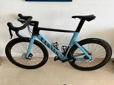Canyon Aeroad CF SL – Size M – Shimano Ultegra – Carbon Wheels