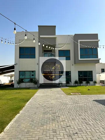 Modern 4BR +Maid room Villa | Large Plot | Garden & Street Views