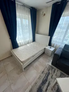 BED-SPACE AVAILABLE FOR ONE LADY IN MIRDIF