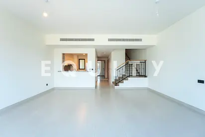 Single Row | 5 Bedrooms | Close to Central Hub
