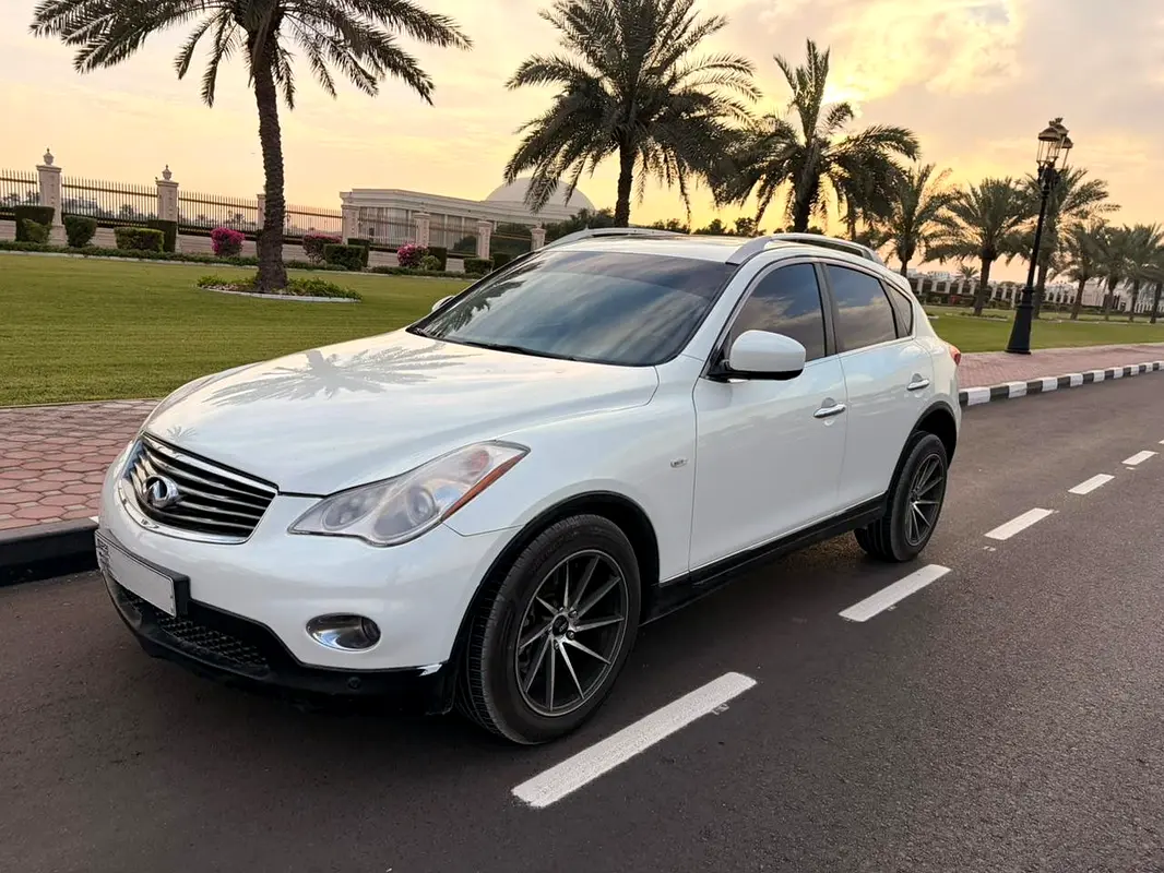 Infiniti EX35 2008 — photo 1 of 5