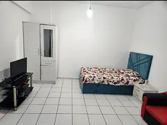 Master Room available for ladies near financial metrostation