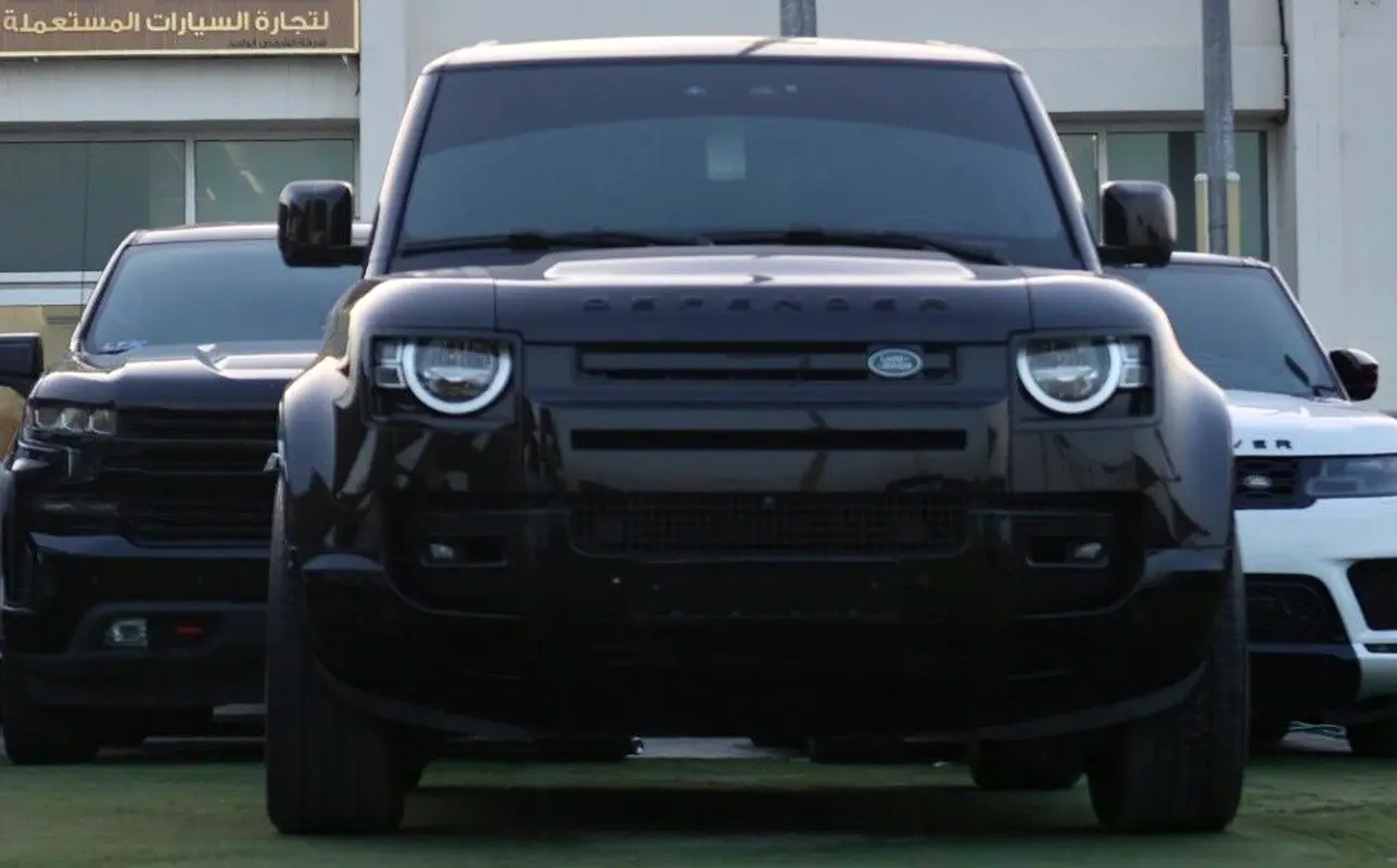 Land Rover Defender 2023