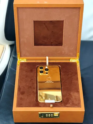 Iphone 15 pro max 24kt gold limited edition, One time cycle  100 battery