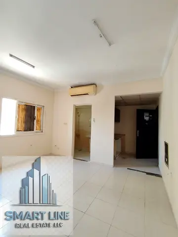 BIG OFFER STUDIO WITH SEPLAT AC WITH CLOSE KITCHEN OUTSIDE FREE PARKING AVAILABLE RENT ONLY 18K
