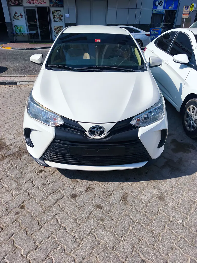 Toyota Yaris 2021 — photo 1 of 13