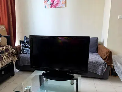 Sanyo 32-inch LED TV in good working condition (TV remote not working)