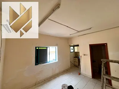 للايجار السنوي استديو بالشارقه بمويلح  القديمه تشيبطات رائعه  مساحات ممتازه واطاله رائعه