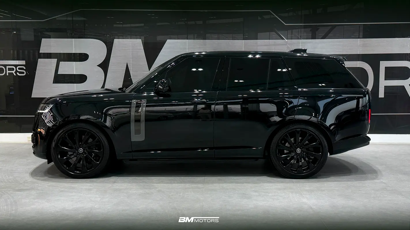 Land Rover Range Rover 2023 — photo 1 of 20