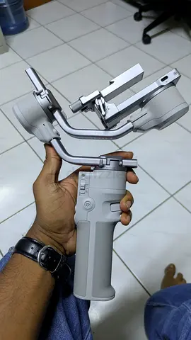 DJI RS 4 Mini Combo, Gimbal Stabilizer for Camera Canon/Sony/ Panasonic/Nikon/Fujifilm, Auto Axis Lo