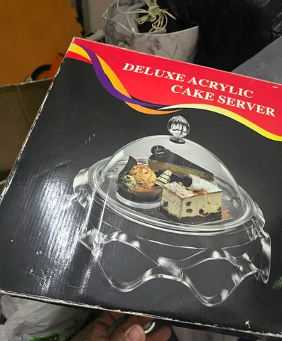 Deluxe Acrylic Cake Server with Dome Lid (Like New)