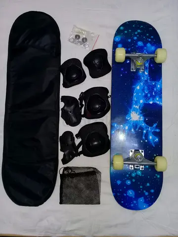 Complete beginner skateboard 31 set with protective pads and bag