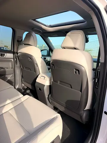 صورة 9 لـ 2025 Hyundai SANTA FE
