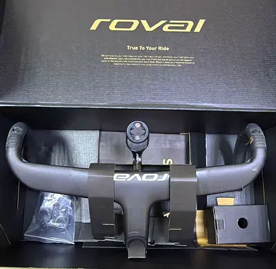 Roval Carbon Fiber Integrated Handlebar with Computer Mount For sale used 

Size 100