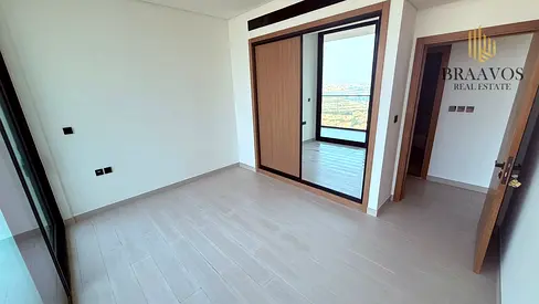 SPACIOUS | MID FLOOR | BRIGHT