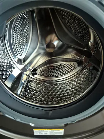 Front-load washing machine drum in excellent condition. LIKE NEW.