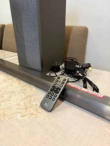LG sound bar perfect condition with remote
