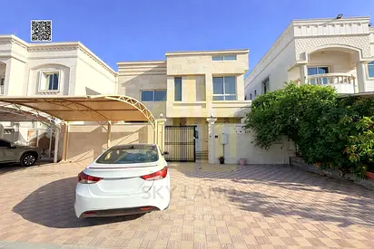 Freehold ownership, including water, electricity, and air conditioning fees. Negotiable.