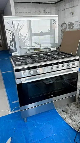Stainless Steel 90cm Gas Cooker with Double Oven — Good Condition