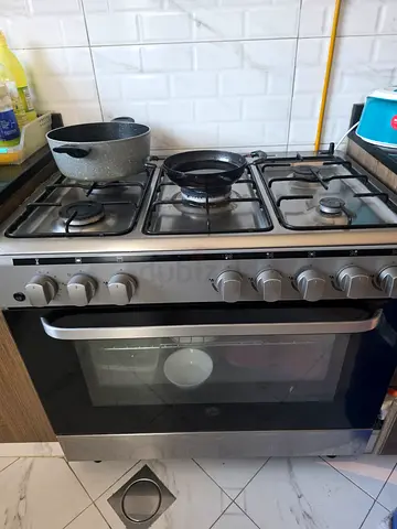 Cooking range 5 burner