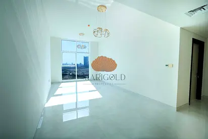 BRAND NEW | WITH KITCHEN GOODS | SPACIOUS