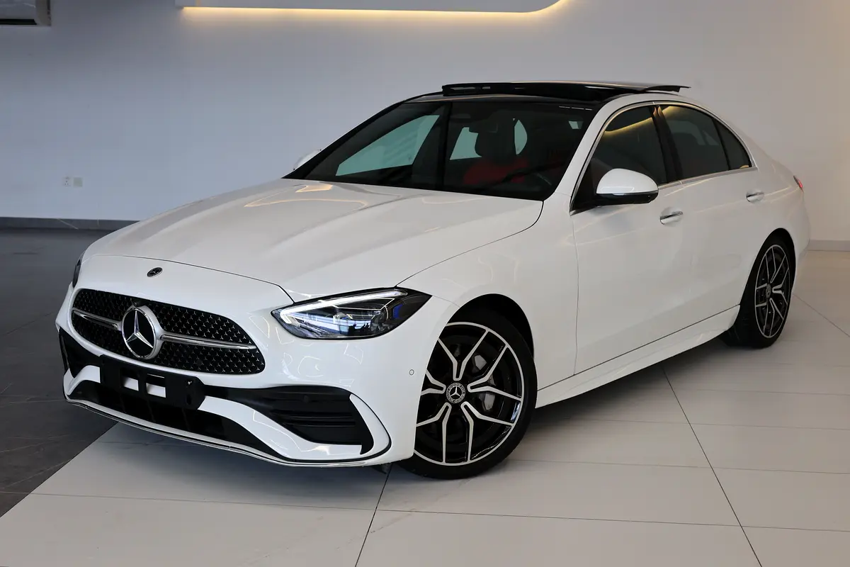 Mercedes-Benz C-Class 2023 — photo 1 of 18