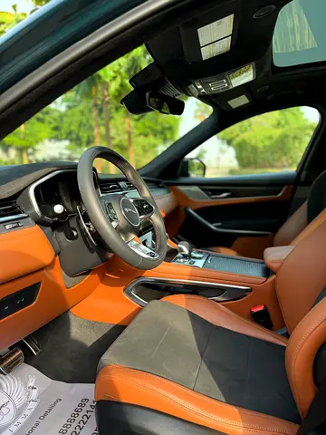 2025 Jaguar F-PACE 照片 7