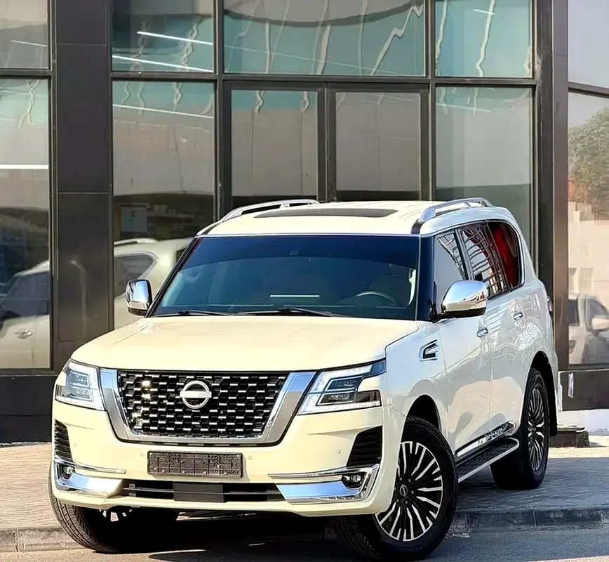 Nissan Patrol 2017 — photo 1 of 11