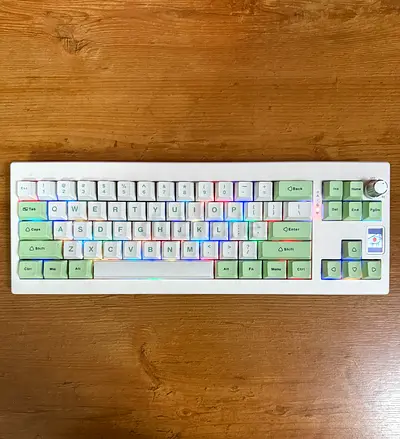 Mechanical Keyboard with LCD Display and Control Knob for Enthusiasts