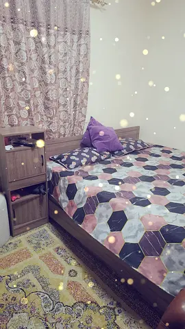 King size bed with 2 sidetable