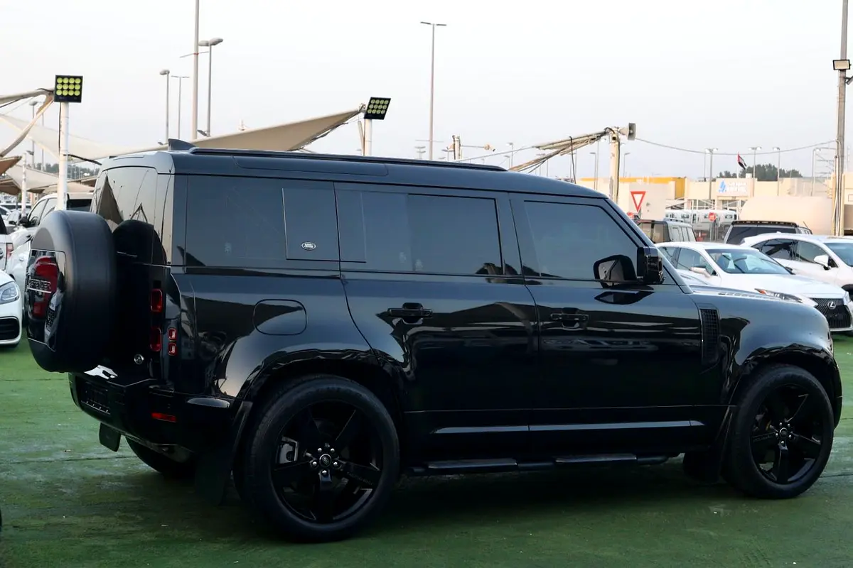 Land Rover Defender 2023