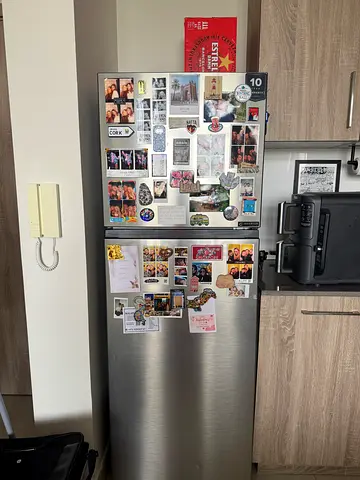 Hisense Top Mount Refrigerator 418L - Excellent Condition