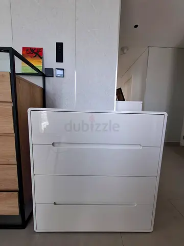 Drawer chest and night table set