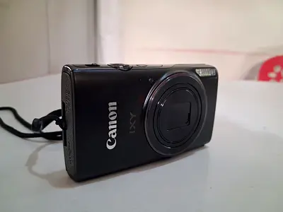 Canon IXY 650 Digital camera