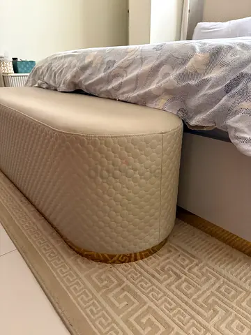 King size Bed