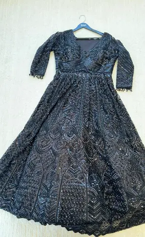 DRESS (LEHENGA CHOLI) FROM DIMPLE FASHION
(Indian dress)
