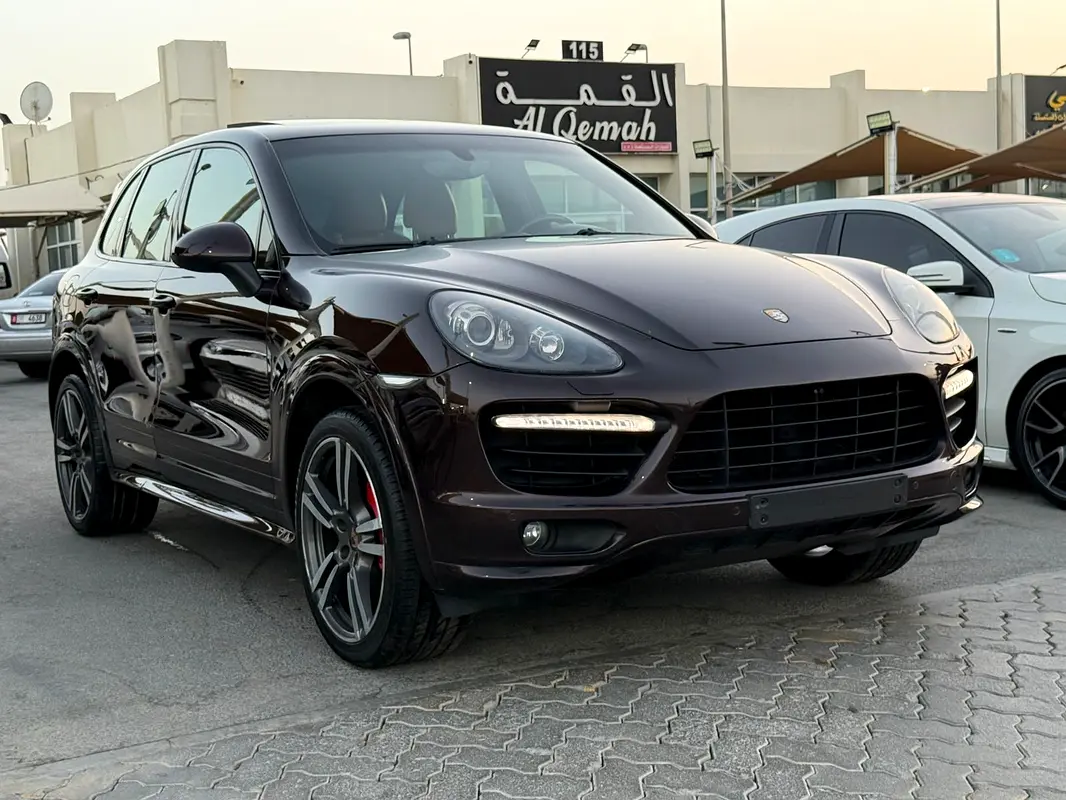 Porsche Cayenne 2014 — photo 1 of 20