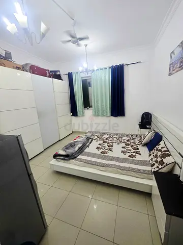 Room for rent with swimming pool and gym free in 2 bhk apt