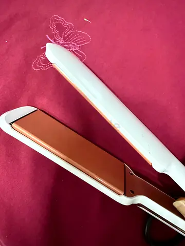 Used Ceramic Hair Straightener / Flat Iron - Good Condition