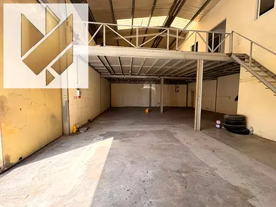 Warehouse in Industrial 13 3000 sqft mezzanine insulated roof kitchen bathroom near Dubai up to 4 payments