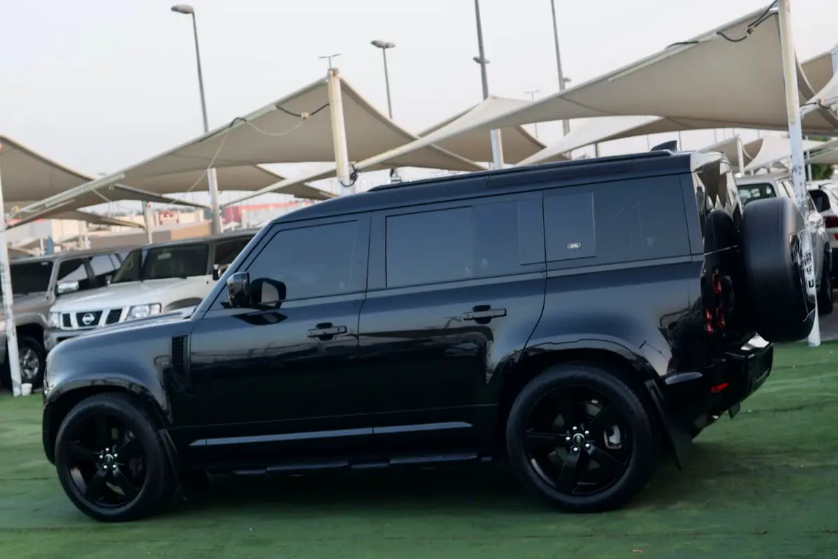 Land Rover Defender 2023