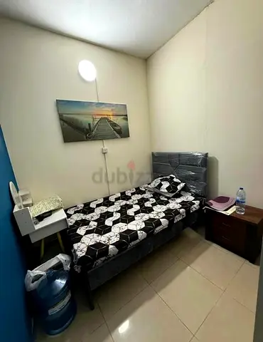 Partition for couple near duc metro