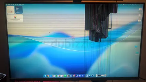 Dell 32inch P3222QE Monitor with Cracked Screen