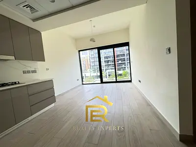 GOLDEN CHANCE | CORNER UNIT | VACANT