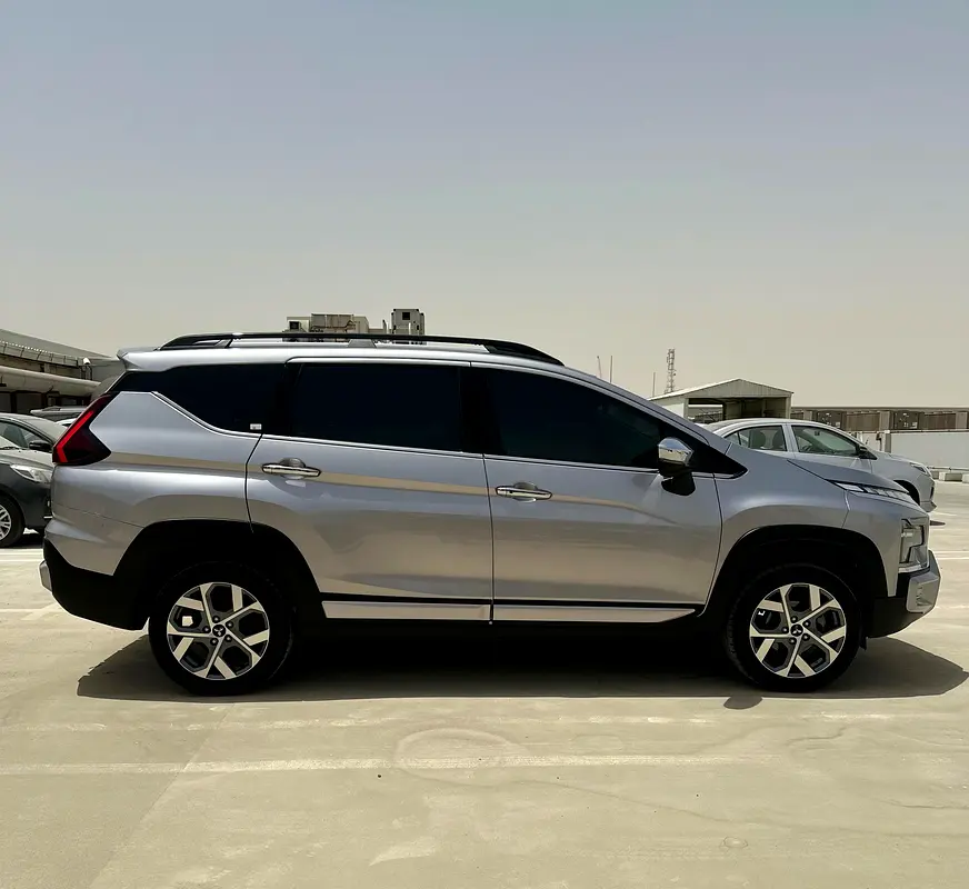 Mitsubishi Xpander Cross 2024 — photo 1 of 10